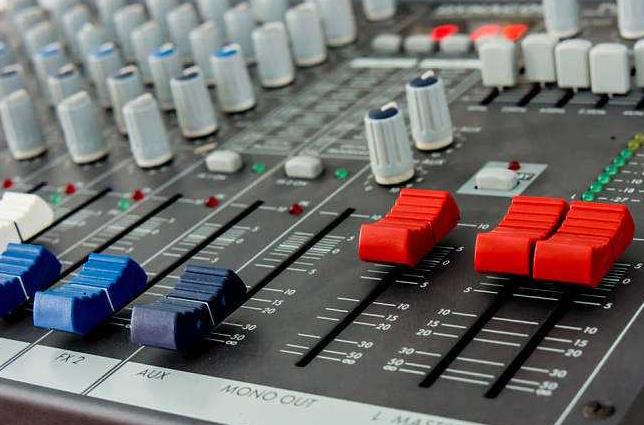 调音台的并机对接如何操作